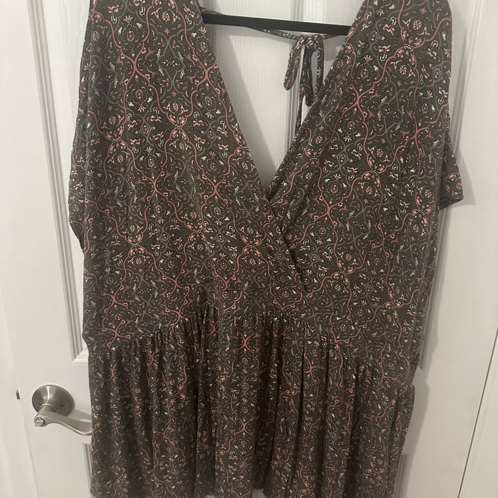 Torrid Brown and Pink Patterned Blouse - Picture 2 of 5